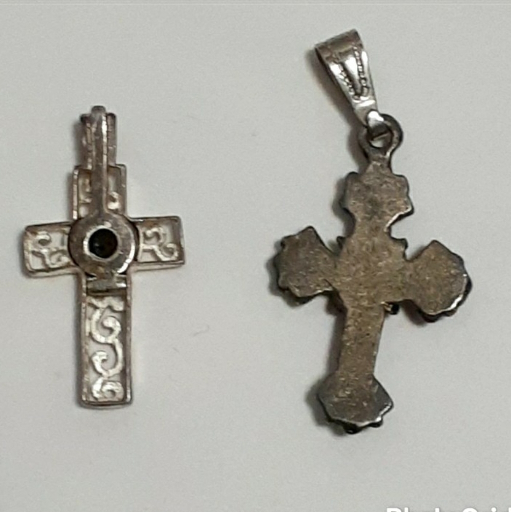 Silver?! / Silverstone & black cross pendants Jewelry  lot of 2 - Picture 4 of 5